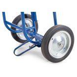 Hordókocsi acélból, kékre lakkozott, tömör gumis, 200/220 l-es hordókhoz