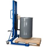 Hordóemelő, hordófogóval, 60-200 literes acélhordó, széles alvázú, emelési magasság 0-1390 mm