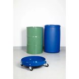 Hordógörgető acélból olajzáró tálcával, 200 l hordókhoz, 4 beálló görgő, kék